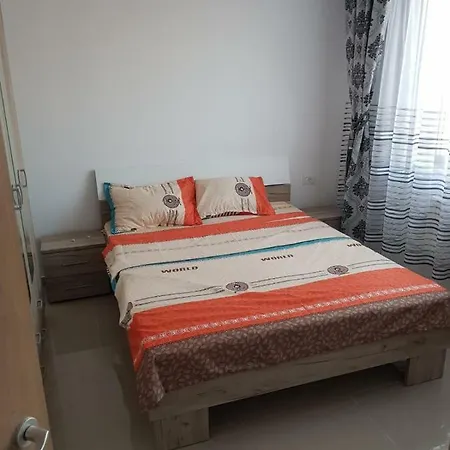 Nearbeach Apartament Lägenhet