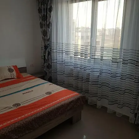 Nearbeach Apartament