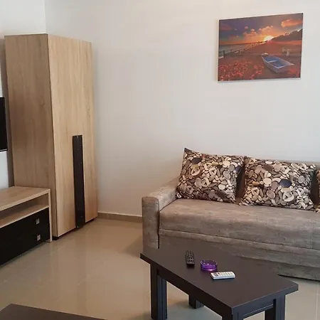 Nearbeach Apartament Lägenhet *