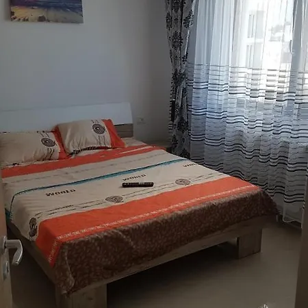 Nearbeach Apartament