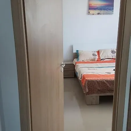 Lägenhet Nearbeach Apartament *