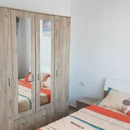Lägenhet Nearbeach Apartament Năvodari