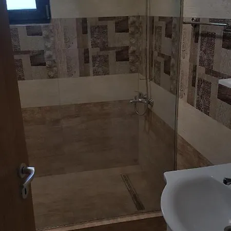 Lägenhet Nearbeach Apartament *